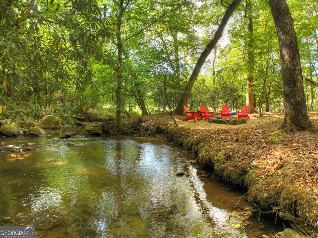 390 Twin Creeks