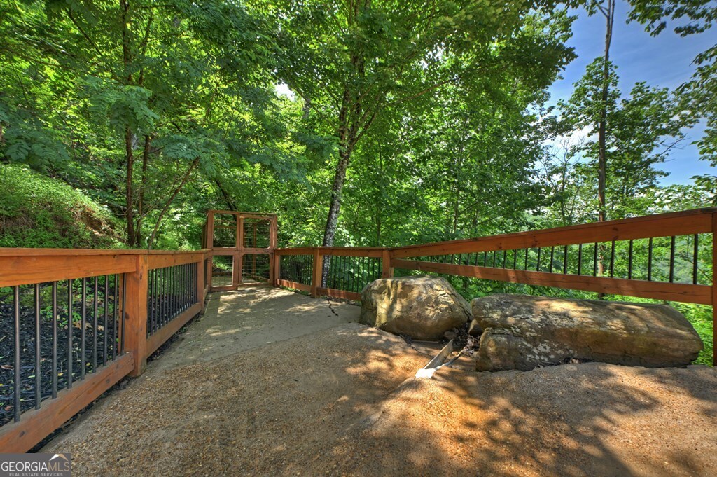 454 Genessee Path