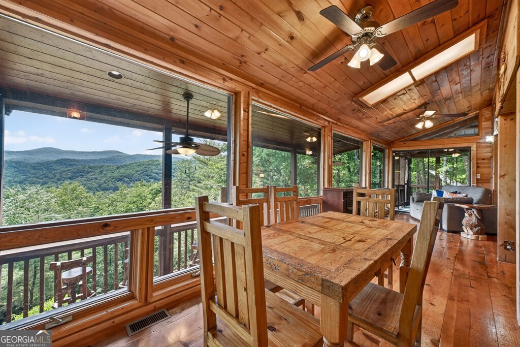 277 Hickory Nut Trail