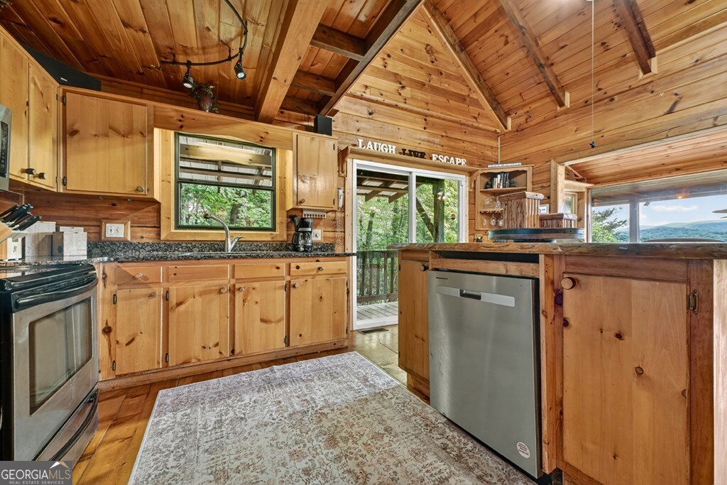 277 Hickory Nut Trail