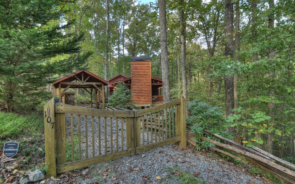 107 Broken Arrow Path