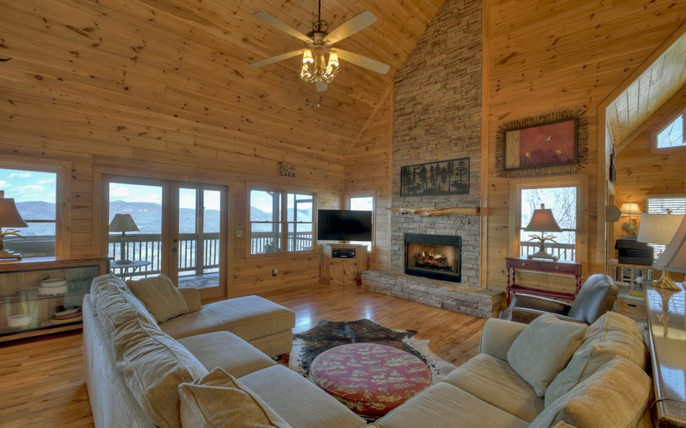 1194 Mountain High Drive