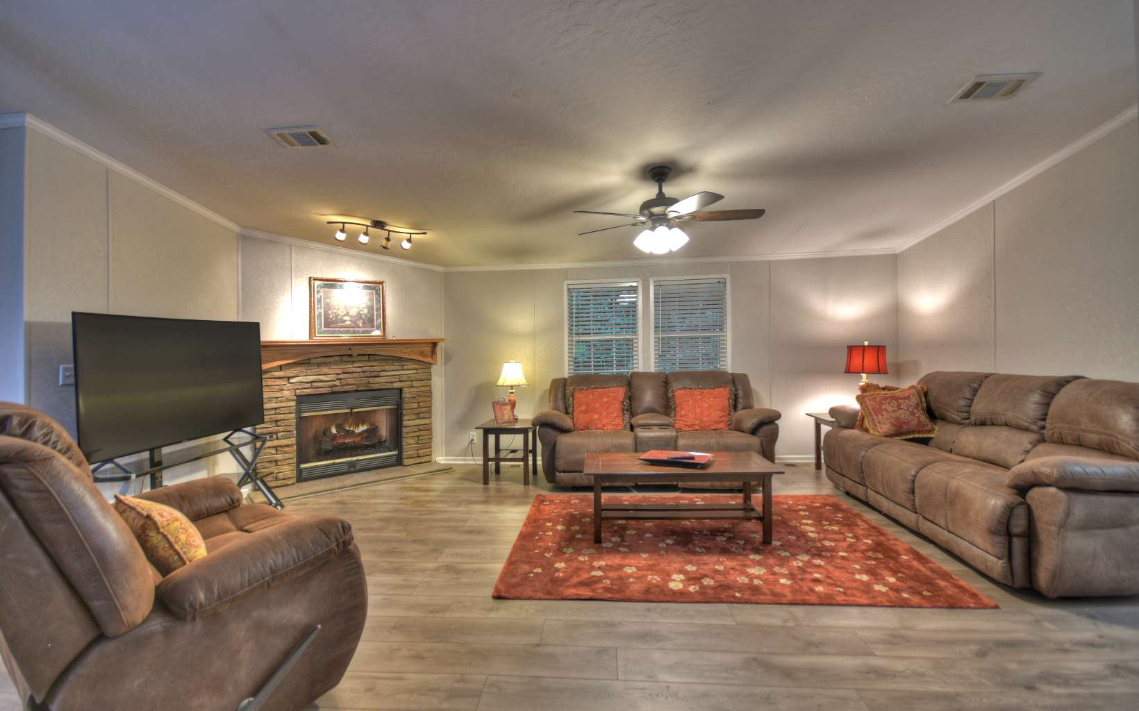 132 Rolling Oaks Road