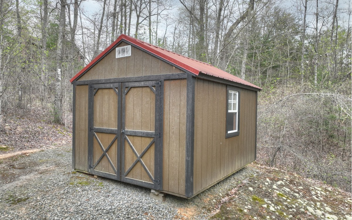 882 Stuart Mountain Road