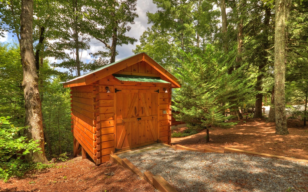 1817 Hidden Lake Drive