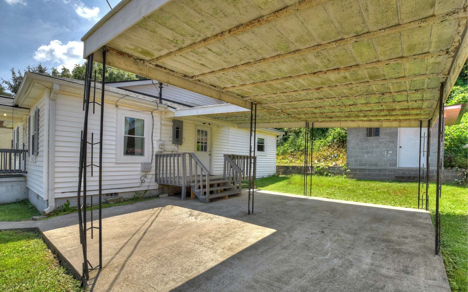 207 W Tennessee Avenue