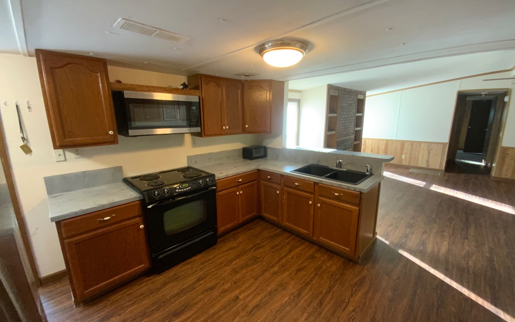 126 Triple R Garage Drive