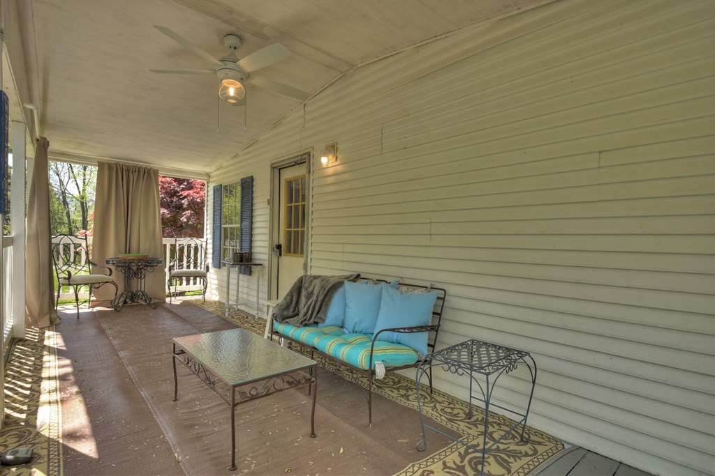 3777 N Meadow Circle