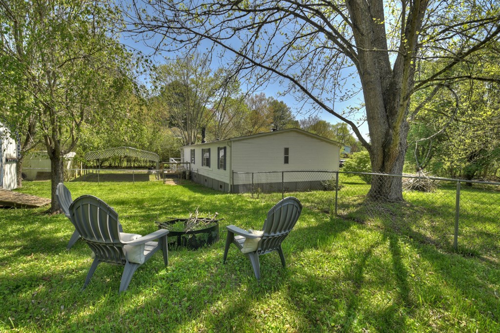 3777 N Meadow Circle