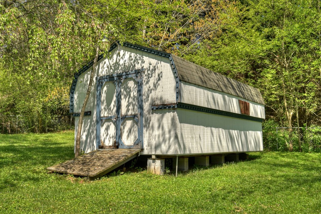 3777 N Meadow Circle