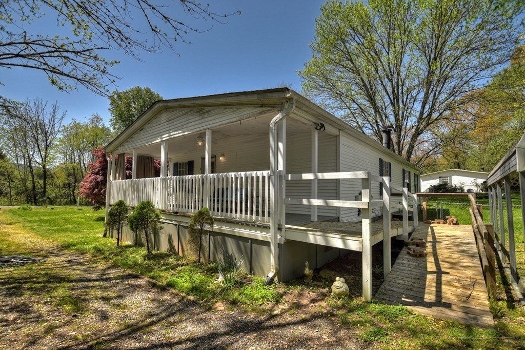 3777 N Meadow Circle