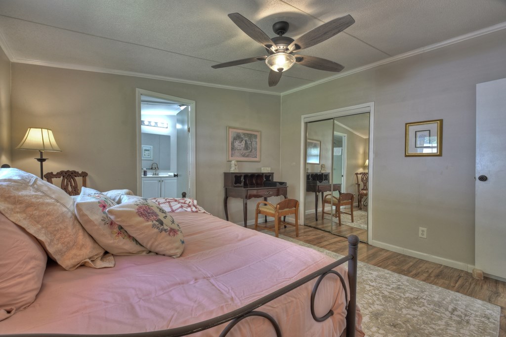 3777 N Meadow Circle