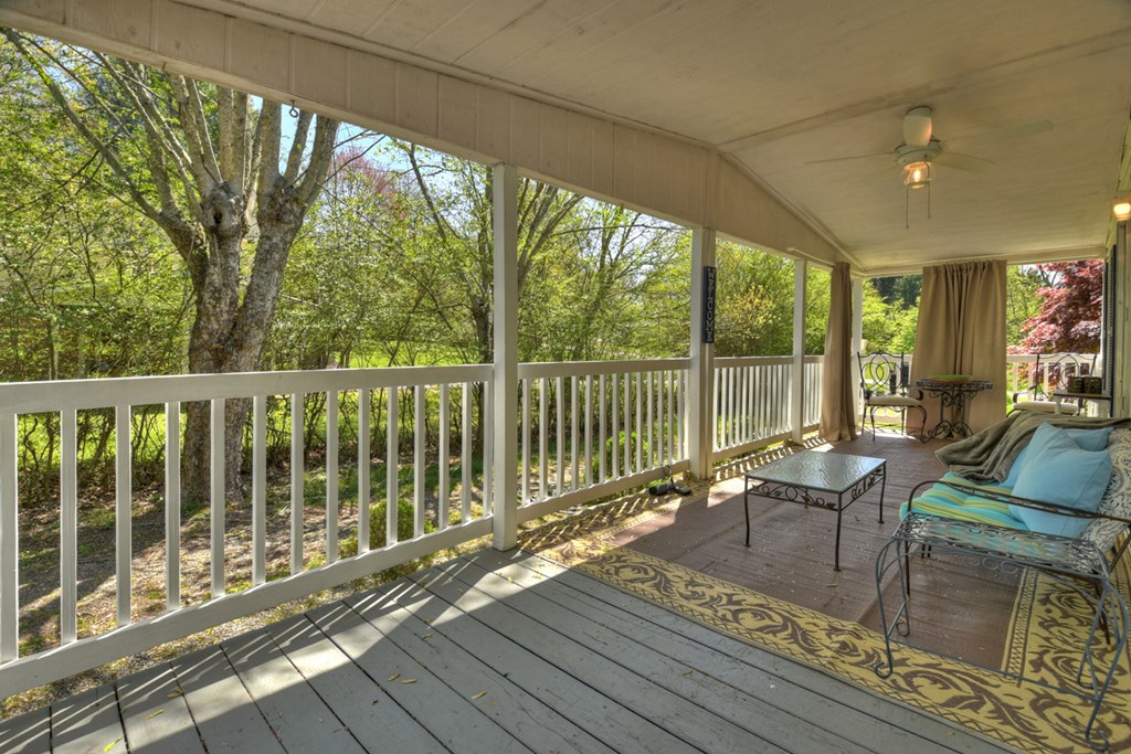 3777 N Meadow Circle