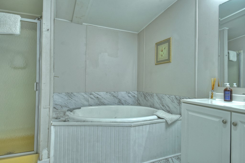 3777 N Meadow Circle