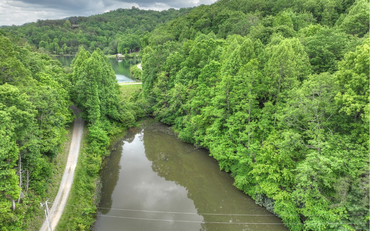 7.8 acs Ducks Nest Road