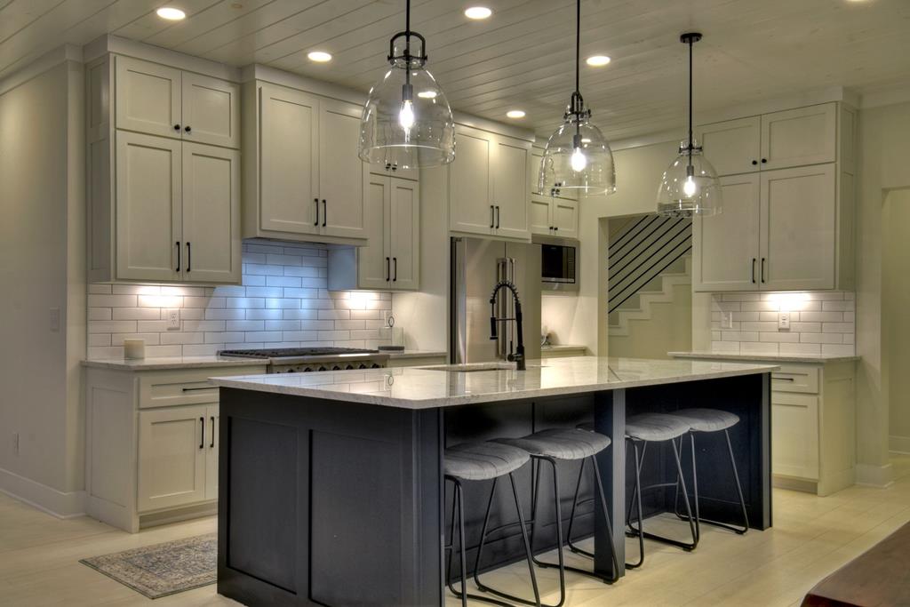 1806 Grassy Creek Road