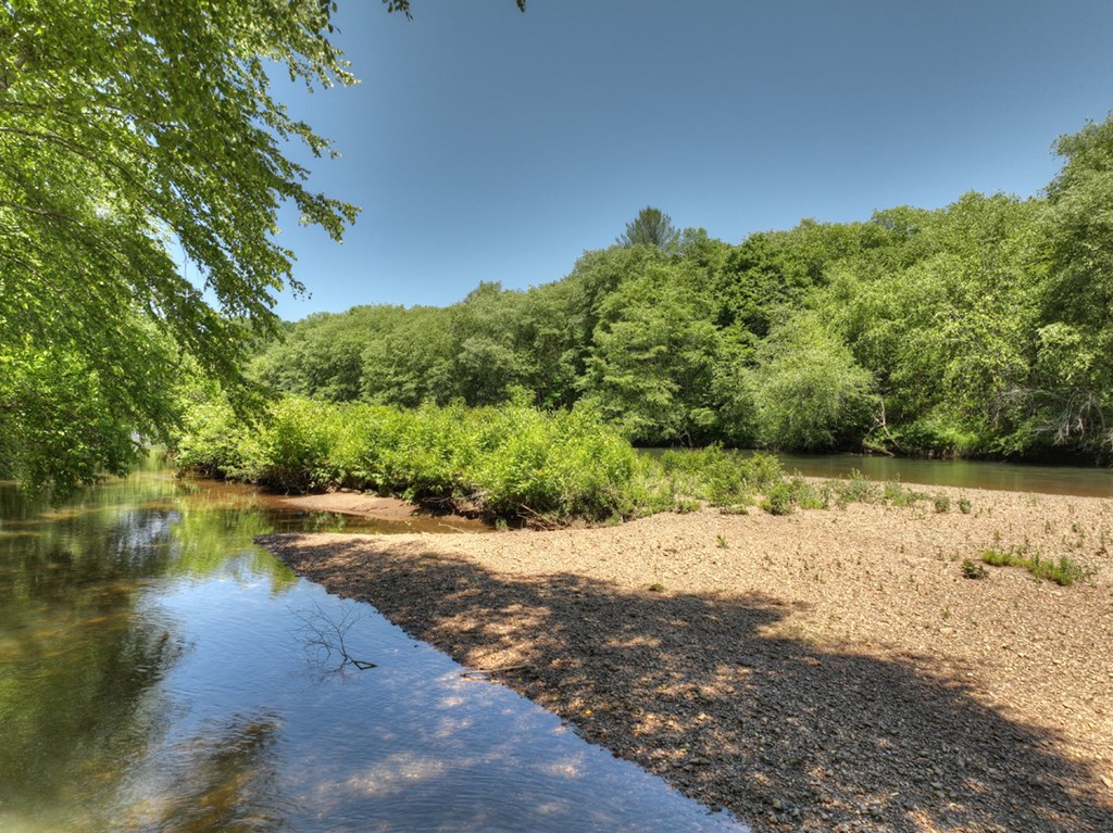 1806 Grassy Creek Road