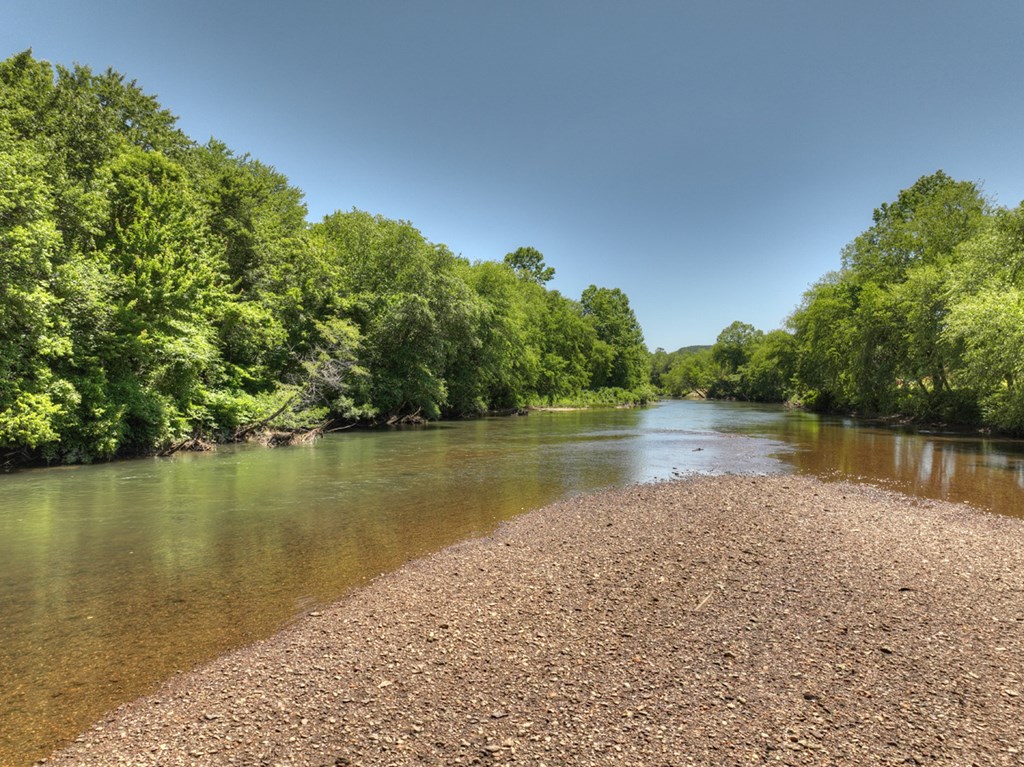 1806 Grassy Creek Road