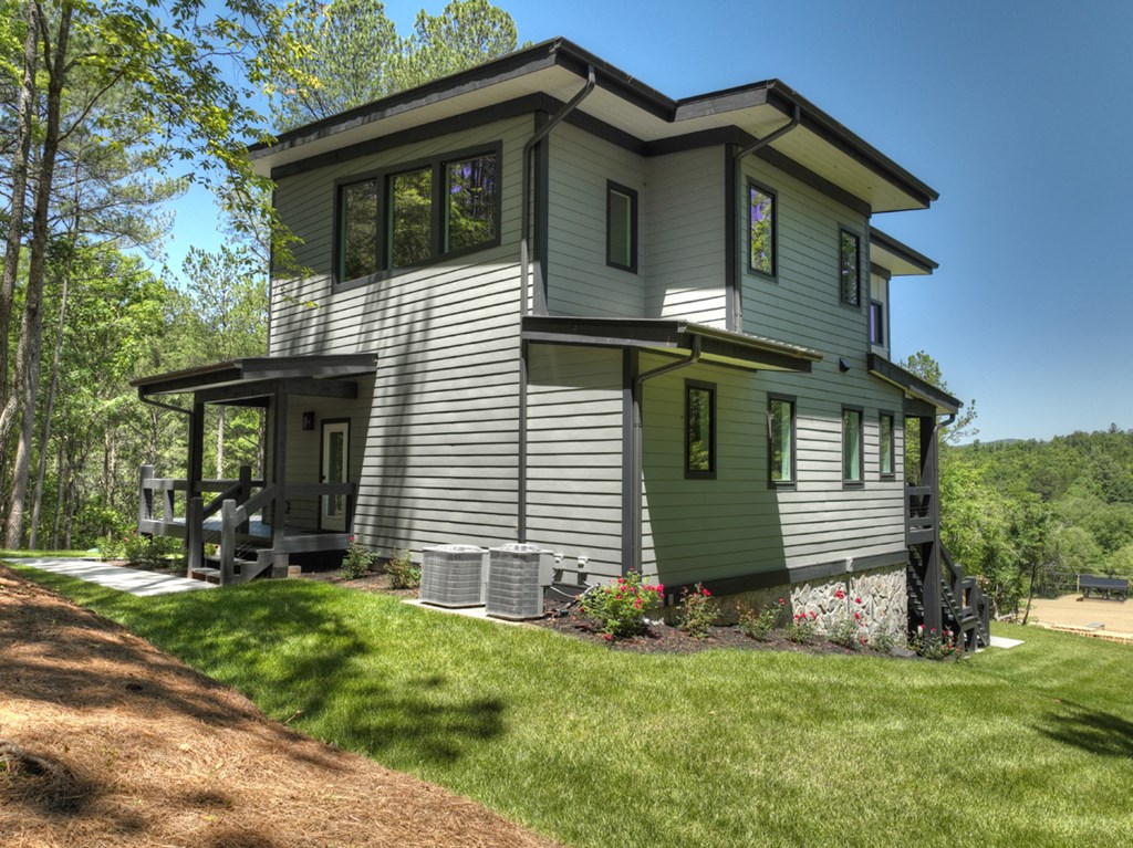 1806 Grassy Creek Road