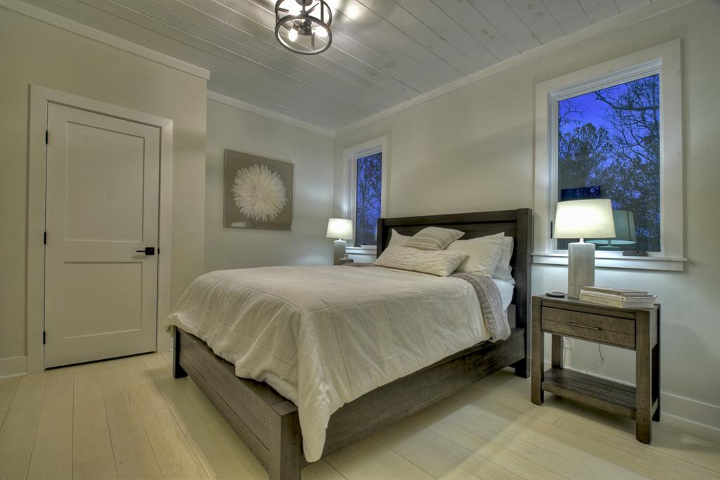 1806 Grassy Creek Road