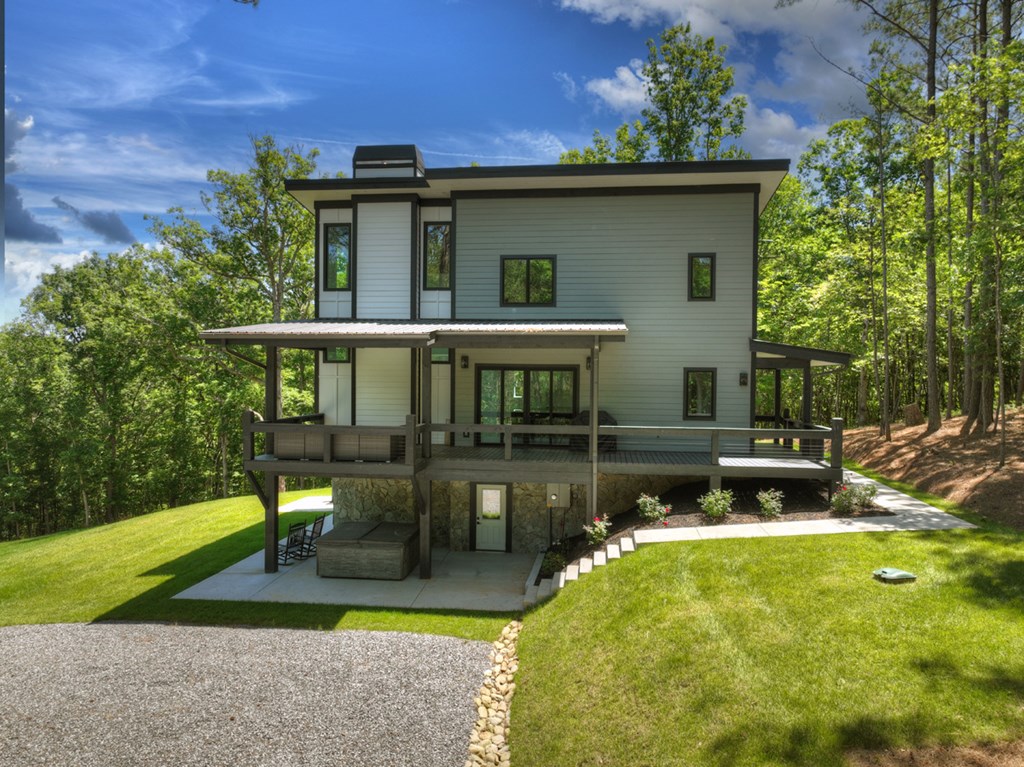 1806 Grassy Creek Road