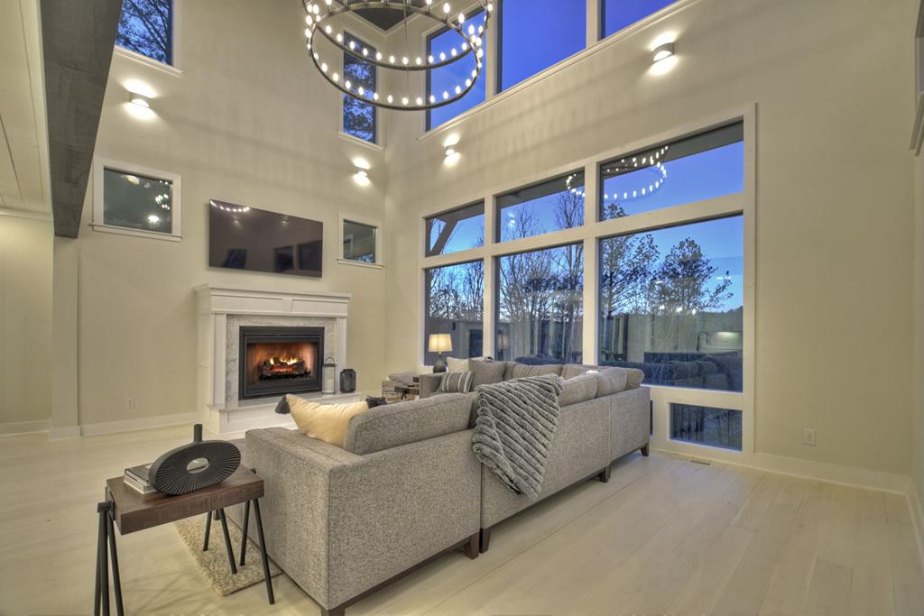 1806 Grassy Creek Road