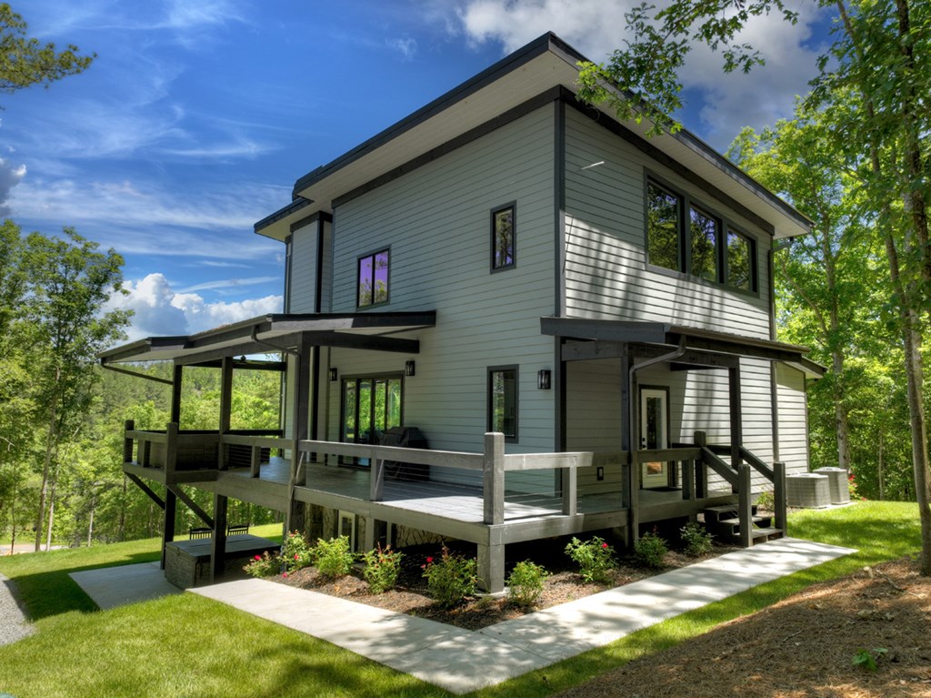 1806 Grassy Creek Road