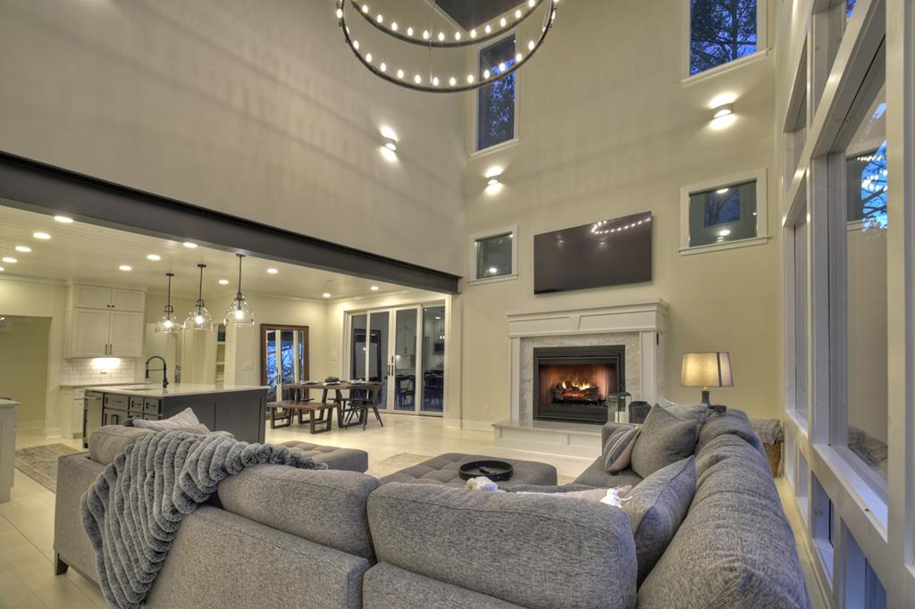 1806 Grassy Creek Road