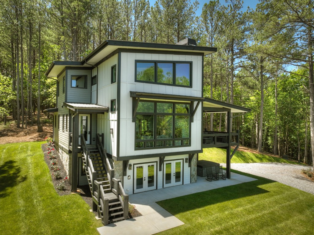 1806 Grassy Creek Road