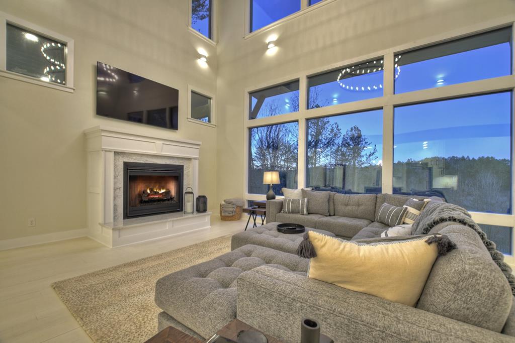 1806 Grassy Creek Road