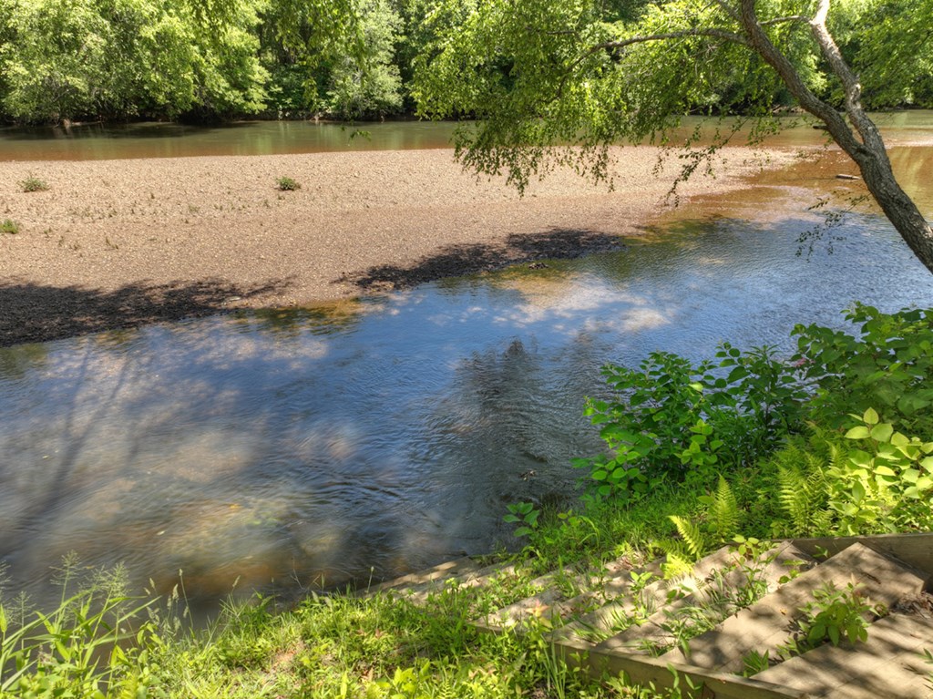 1806 Grassy Creek Road