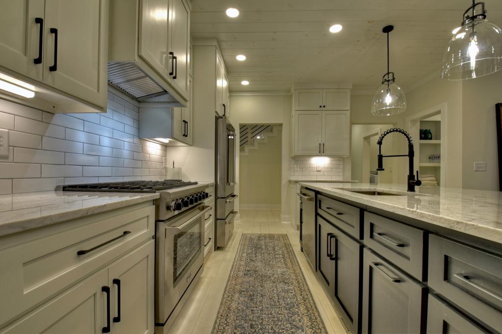 1806 Grassy Creek Road