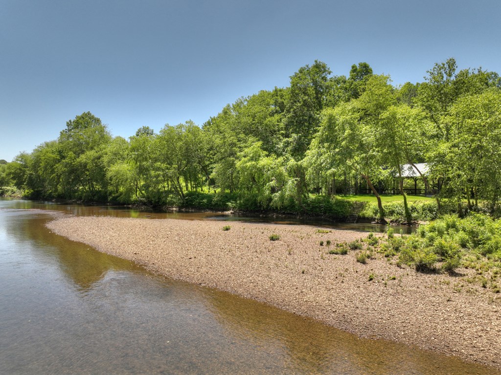 1806 Grassy Creek Road