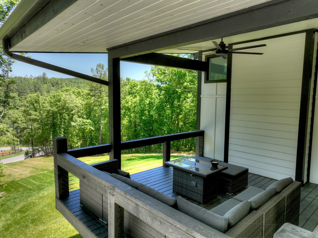 1806 Grassy Creek Road