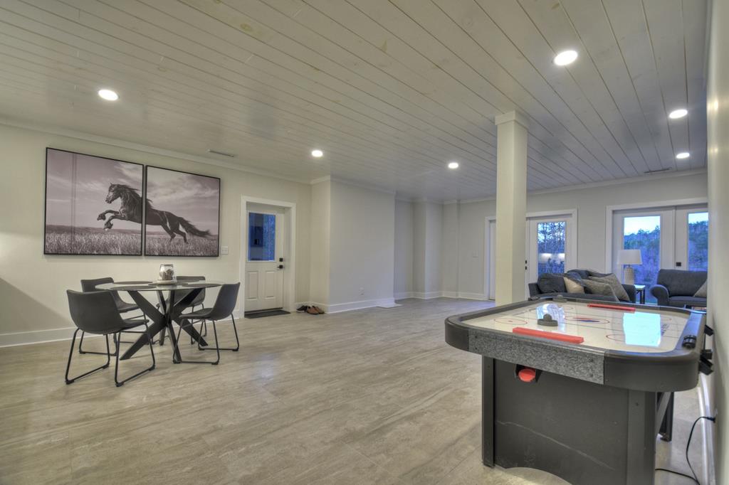 1806 Grassy Creek Road