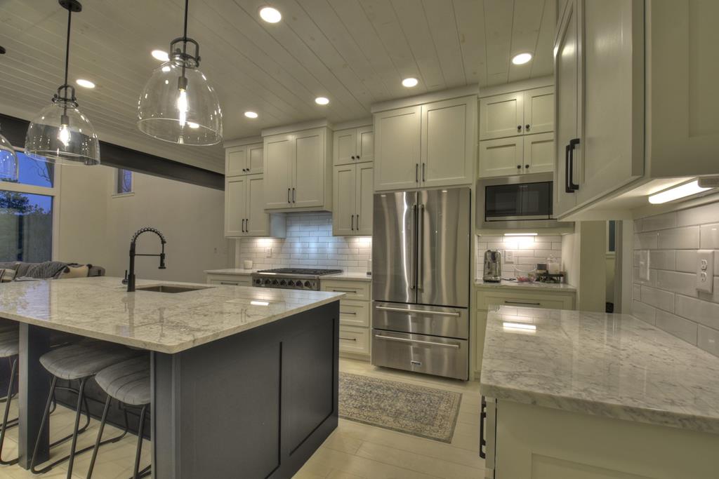 1806 Grassy Creek Road