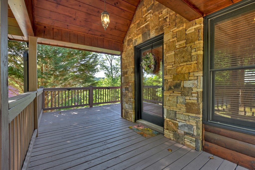 573 Weaver Creek Way