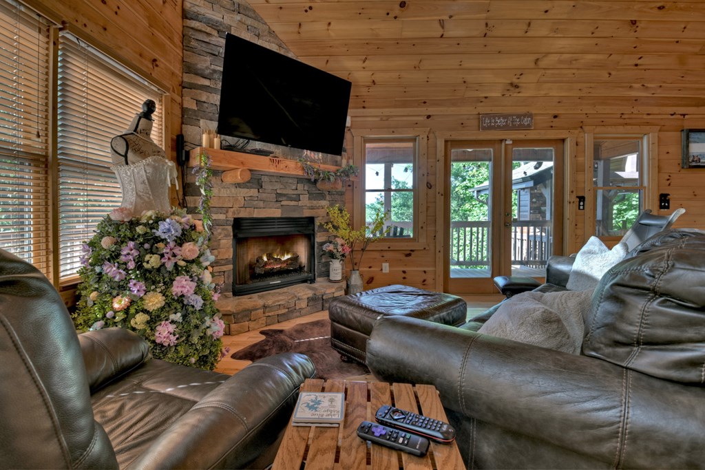 573 Weaver Creek Way