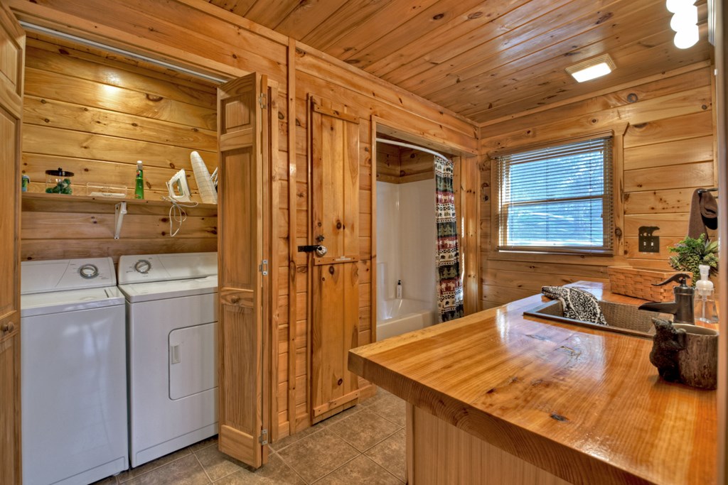 573 Weaver Creek Way