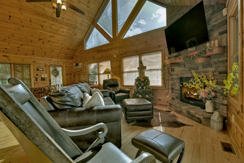 573 Weaver Creek Way