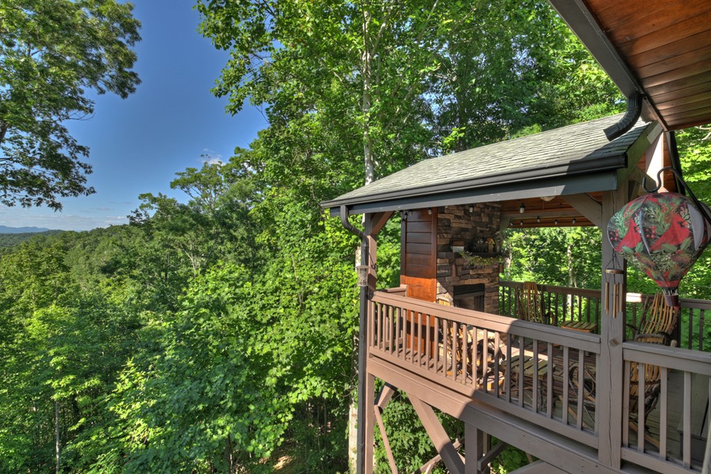 573 Weaver Creek Way