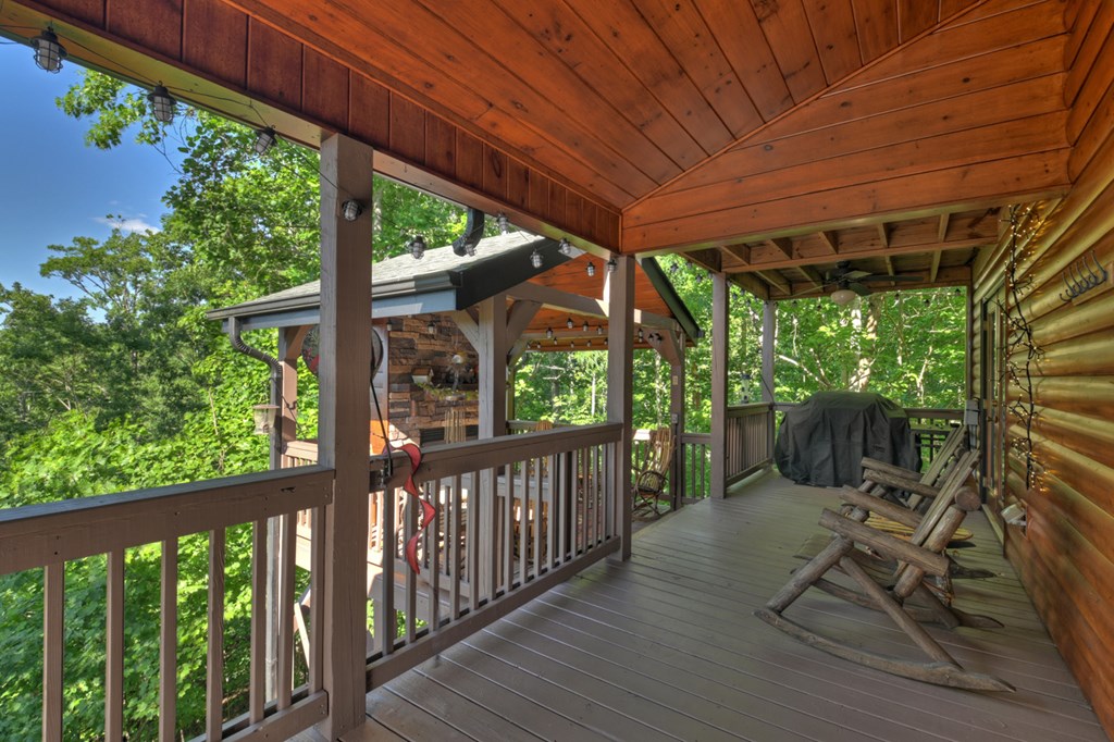 573 Weaver Creek Way