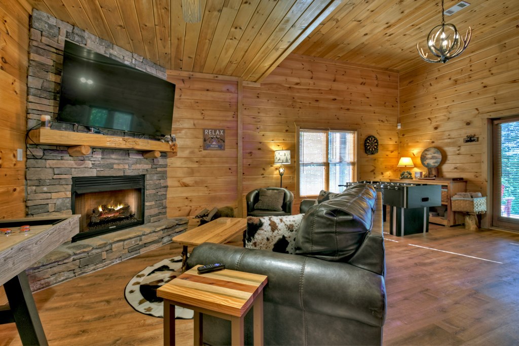 573 Weaver Creek Way