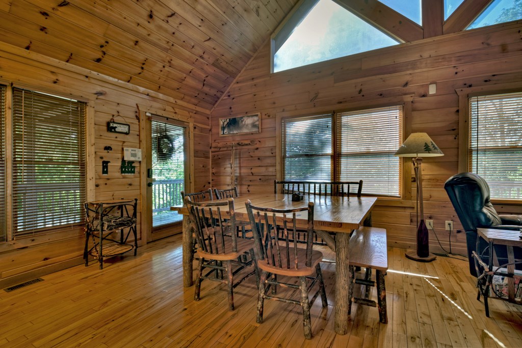 573 Weaver Creek Way