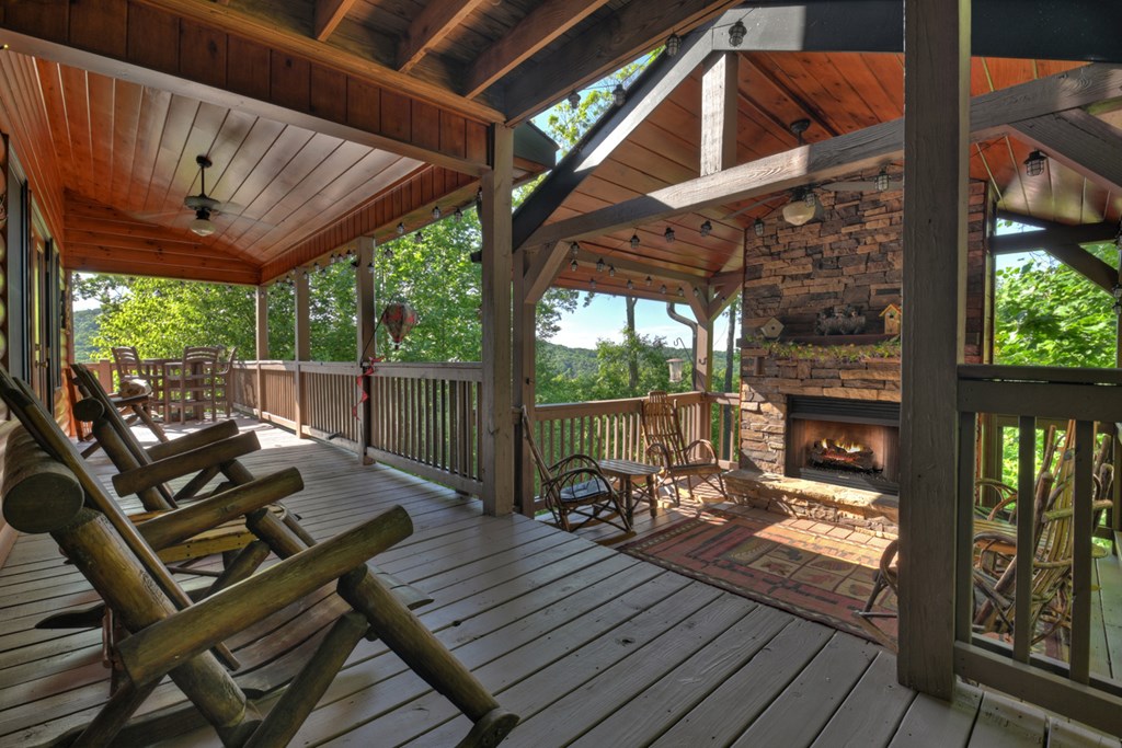 573 Weaver Creek Way