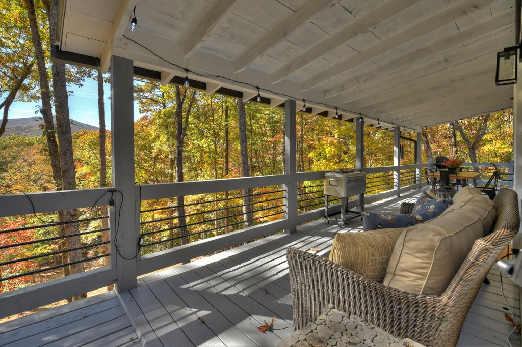 211 Little Creek Trail