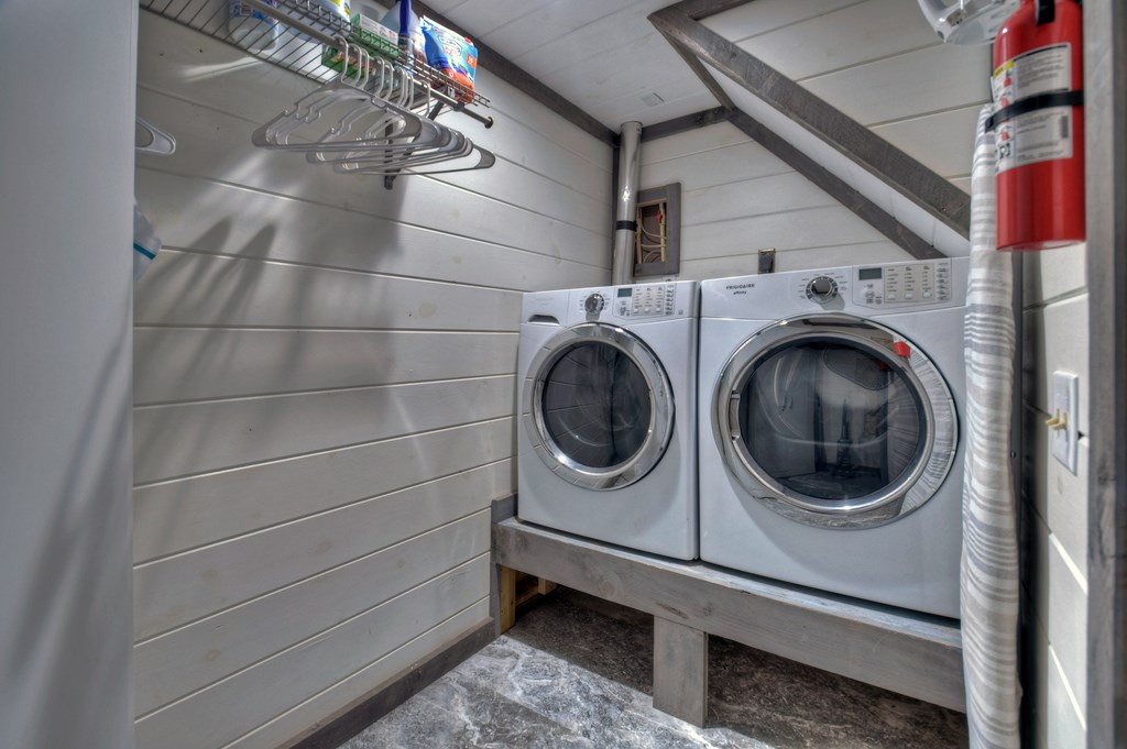 211 Little Creek Trail