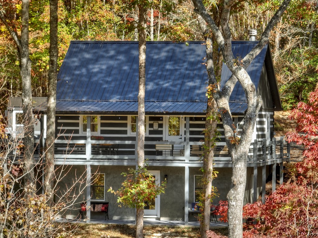 211 Little Creek Trail