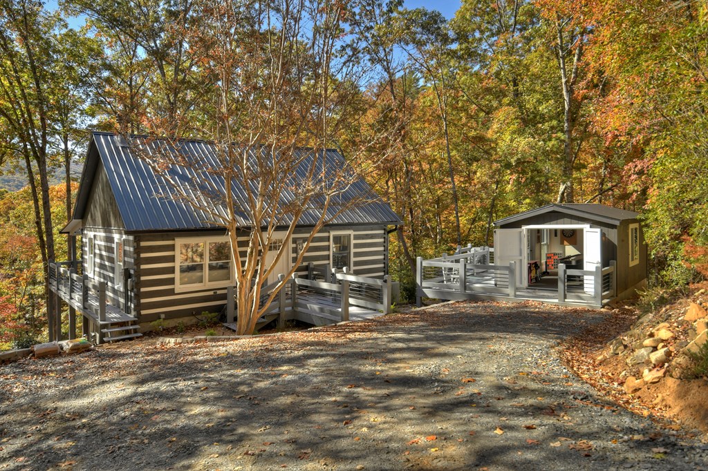 211 Little Creek Trail