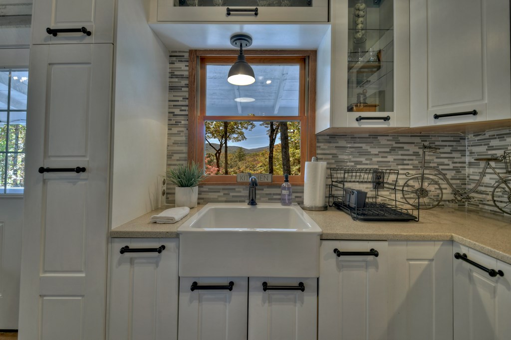 211 Little Creek Trail